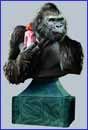 Image: Kong WETA Statue: Kong with Ann Bust 