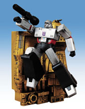 Image: Transformers Megatron Wall Statue 