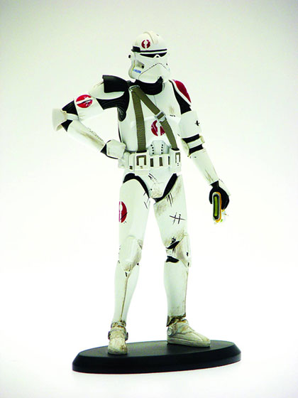 Image: Star Wars 1/10 Scale Resin Statue: Commander Neyo  - 