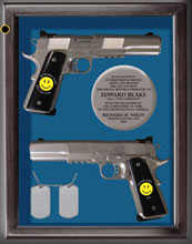 Image: Watchmen Movie: The Comedian's Guns & Dog Tags Display Set Prop Replica 