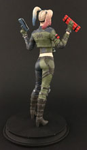 Image: DC Injustice Statue: Harley Quinn  (Green Costume) - Icon Heroes