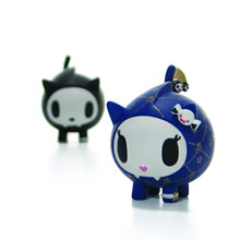 Image: Tokidoki Skeletrina Vinyl Figure 