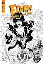 Image: Elvira: Mistress of the Dark #9 (incentive cover - Royle B&W) (20-copy) - Dynamite