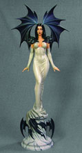 Image: Dark Ivory Statue 