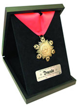Image: Dracula Medallion Prop Replica  (1/1 Scale)