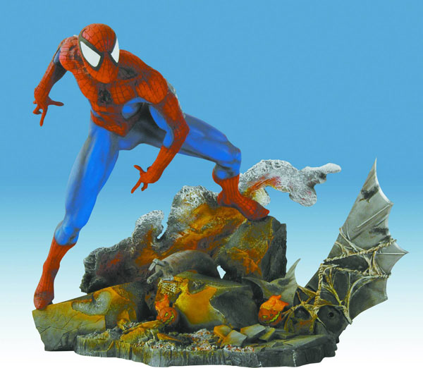 Image: MM Showdown Spider-Man Statue  - Marvel Comics