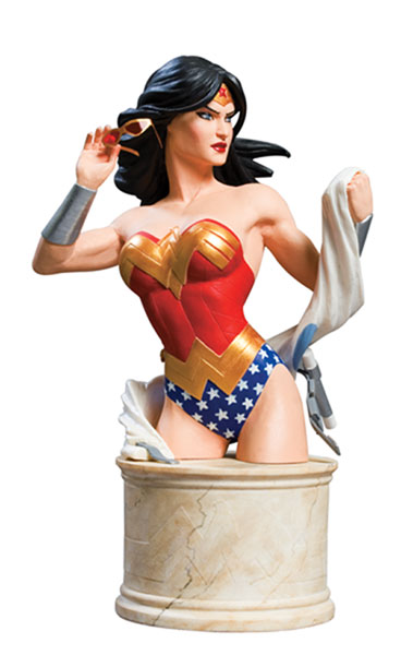 Image: Women of the DC Universe Series 2: Wonder Woman Bust  - 