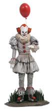 Image: It Chapter 2 Gallery PVC Figure: Pennywise  - Diamond Select Toys LLC