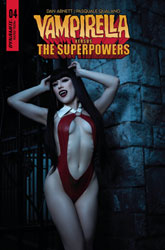 Image: Vampirella vs. Superpowers #4 (cover F - Cosplay) - Dynamite